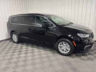 New 2026 Chrysler Pacifica Select image 1