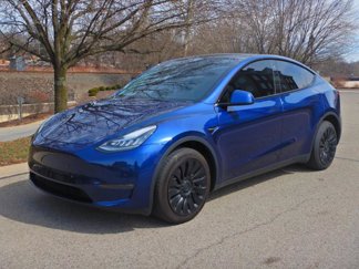 Used 2023 Tesla Model Y AWD image 1
