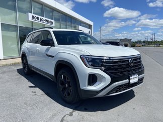 New 2025 Volkswagen Atlas Peak Edition SE image 1