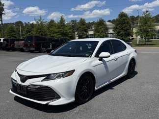 Used 2018 Toyota Camry LE image 1