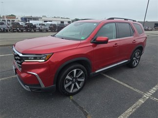 Used 2023 Honda Pilot Touring image 1