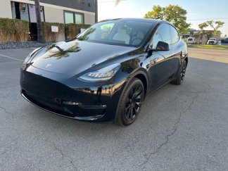 Used 2022 Tesla Model Y Long Range image 1