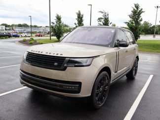 Used 2023 Land Rover Range Rover SE image 1