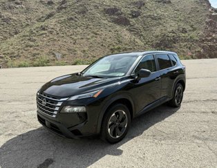 Used 2024 Nissan Rogue SV image 1