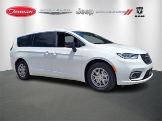 New 2025 Chrysler Pacifica Select image 1