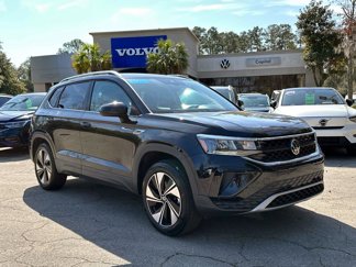 Certified 2024 Volkswagen Taos SE image 1