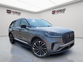 Used 2025 Lincoln Aviator Reserve w/ Equipment Group 201A image 1