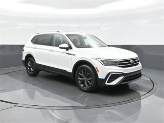 Used 2022 Volkswagen Tiguan SE image 1