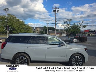 Certified 2025 Ford Expedition Platinum w/ Driver's Package image 1