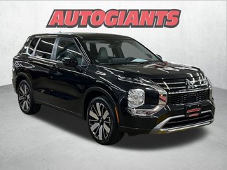 New 2025 Mitsubishi Outlander SE image 1