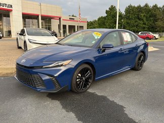 Certified 2025 Toyota Camry SE image 1