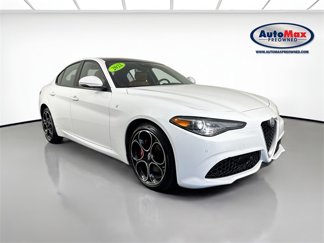 Used 2022 Alfa Romeo Giulia Ti image 1