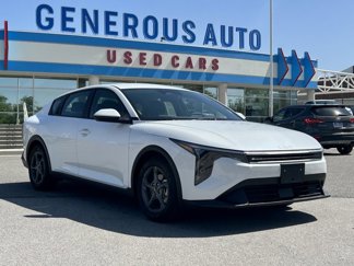 Used 2025 Kia K4 LXS image 1