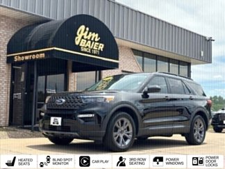 Used 2024 Ford Explorer XLT image 1