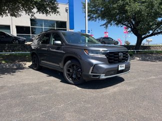 New 2025 Honda Pilot Touring image 1