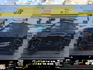Used 2024 GMC Terrain SLE image 1