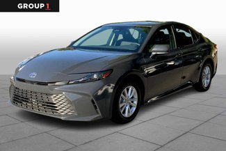 Used 2025 Toyota Camry LE image 1