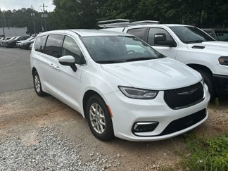 Used 2023 Chrysler Pacifica Touring-L image 1