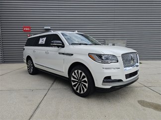 New 2024 Lincoln Navigator L Reserve image 1
