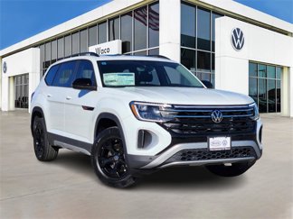 New 2025 Volkswagen Atlas Peak Edition SE image 1