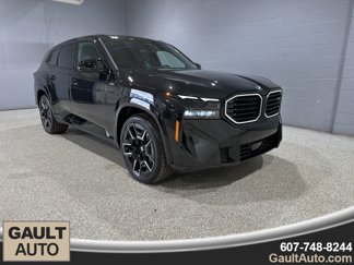New 2025 BMW XM image 1