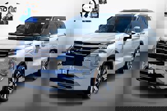 New 2025 Mitsubishi Outlander SEL image 1