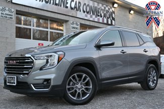Used 2024 GMC Terrain SLT image 1