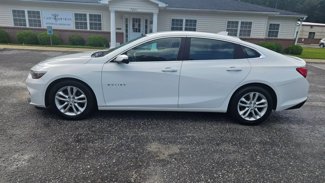 Used 2017 Chevrolet Malibu LT w/ Driver Confidence Package image 1