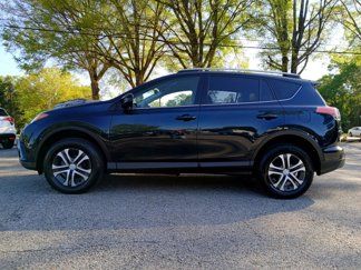 Used 2018 Toyota RAV4 LE image 1
