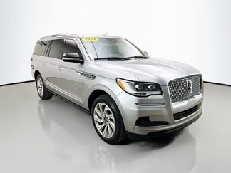Used 2024 Lincoln Navigator L Reserve image 1