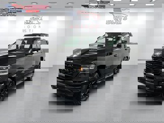 Used 2023 RAM 1500 4x4 Crew Cab image 1