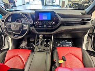 Used 2023 Toyota Highlander Limited image 1