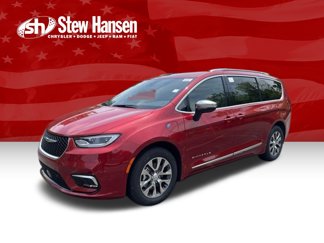 New 2025 Chrysler Pacifica Pinnacle image 1
