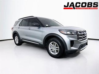Used 2025 Ford Explorer Active image 1