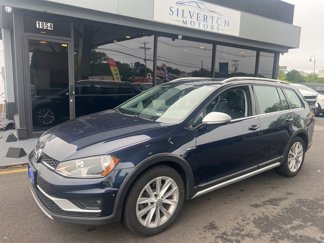 Used 2017 Volkswagen Golf Alltrack SE image 1