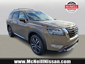 New 2025 Nissan Pathfinder Platinum image 1