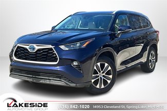 Used 2022 Toyota Highlander XLE image 1