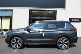 New 2025 Mitsubishi Outlander SEL image 1