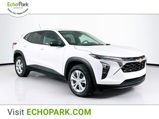 Used 2025 Chevrolet Trax LS image 1