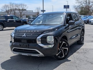 Used 2023 Mitsubishi Outlander SE image 1