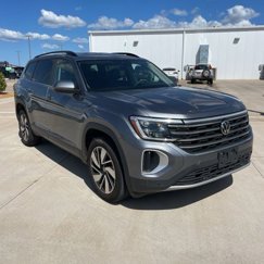 Used 2024 Volkswagen Atlas SE image 1