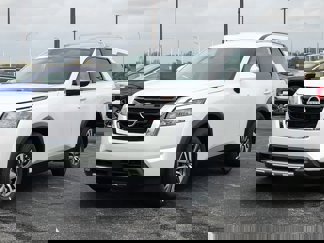 New 2025 Nissan Pathfinder SL image 1
