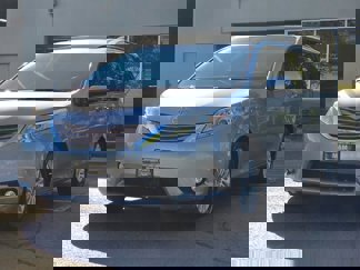 Used 2016 Toyota Sienna XLE image 1