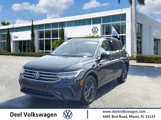 Certified 2024 Volkswagen Tiguan SE w/ Panoramic Sunroof Package image 1