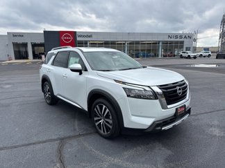 New 2025 Nissan Pathfinder Platinum image 1