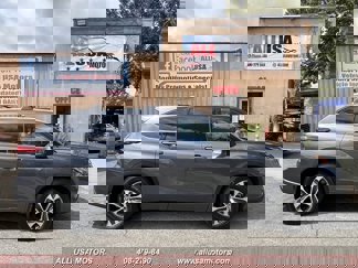 Used 2020 Toyota Highlander XLE image 1