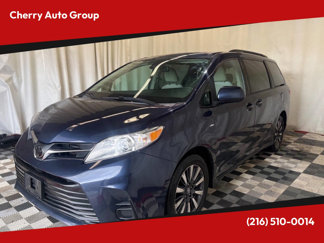 Used 2018 Toyota Sienna LE image 1