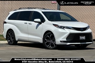 Used 2025 Toyota Sienna Platinum image 1