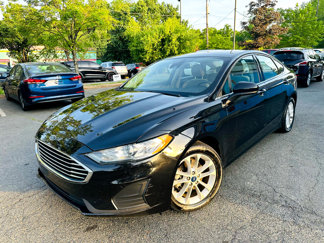 Used 2020 Ford Fusion SE image 1