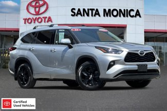Used 2022 Toyota Highlander XLE image 1
